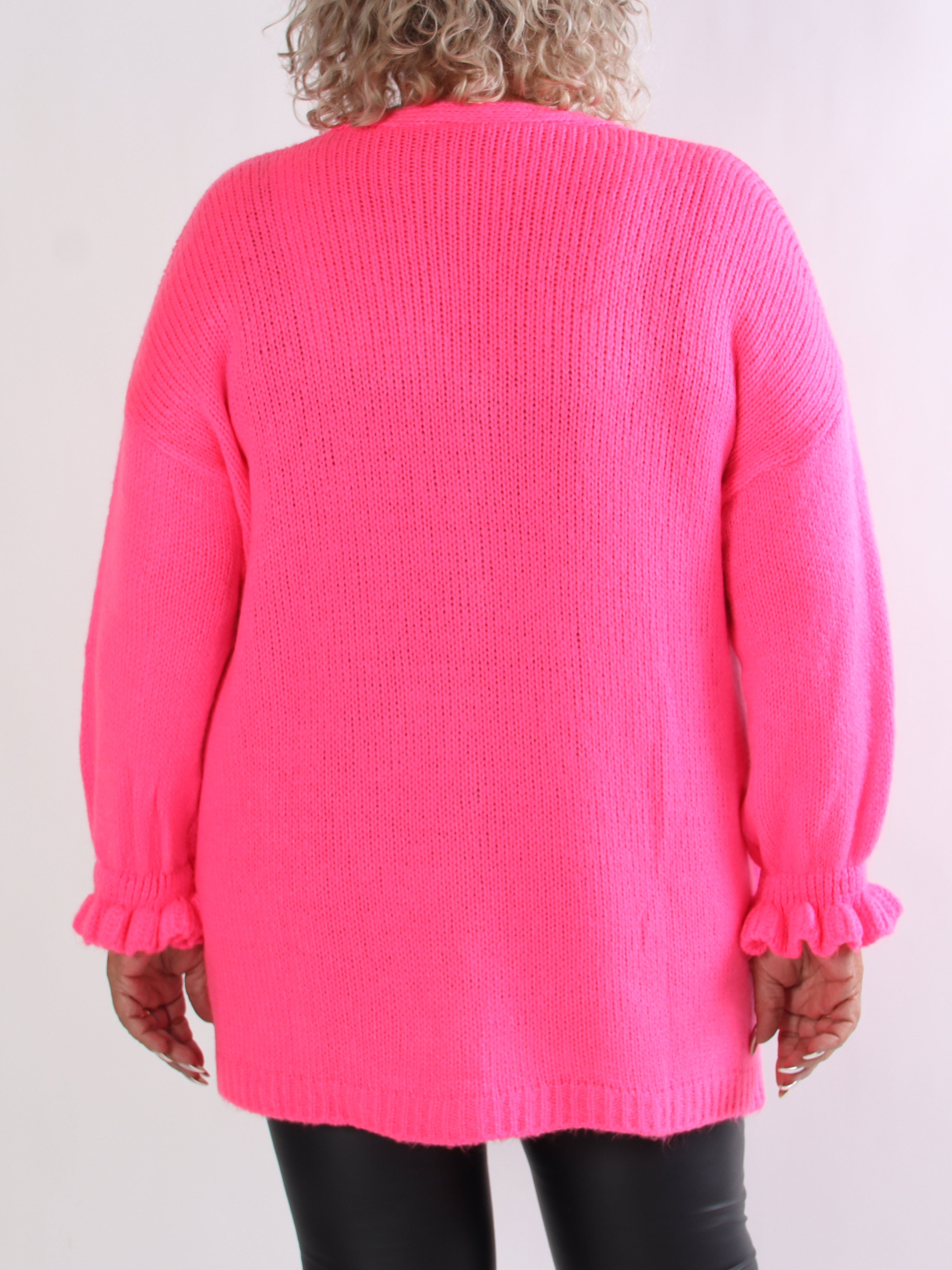 Celeste - Plus size strikcardigan med guld knapper og flæseærmer